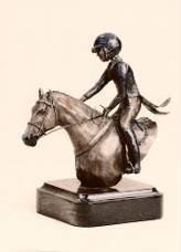Victory Gallop Keeper Trophy